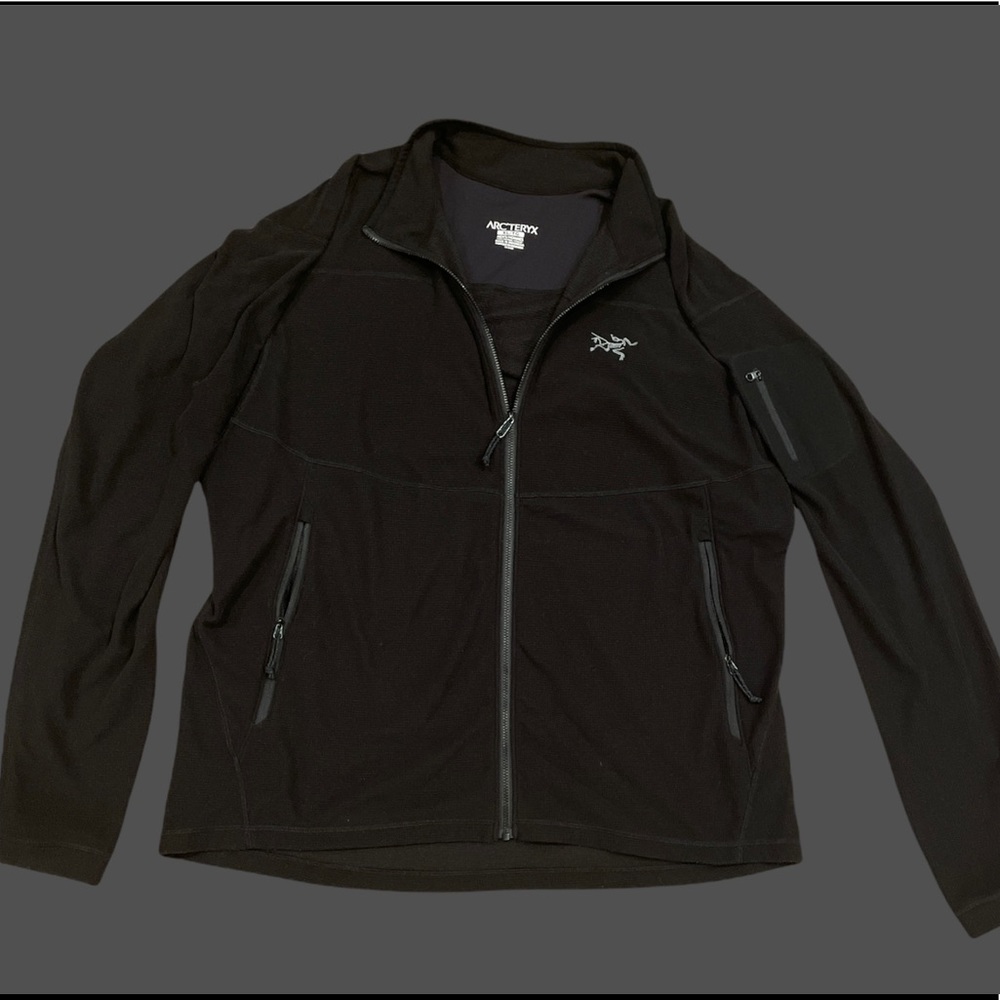 Arc’Teryx Black Lightweight Polartec Fleece 🦅